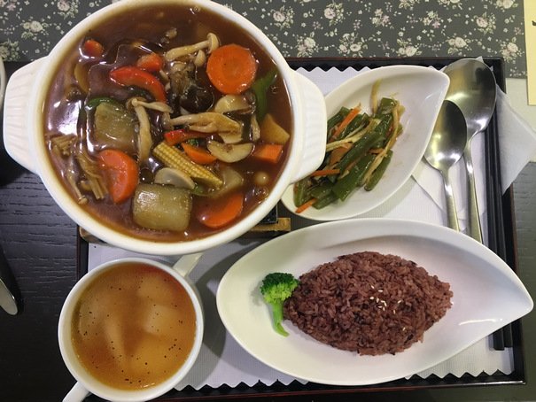 人間擺渡百匯紅燒煲