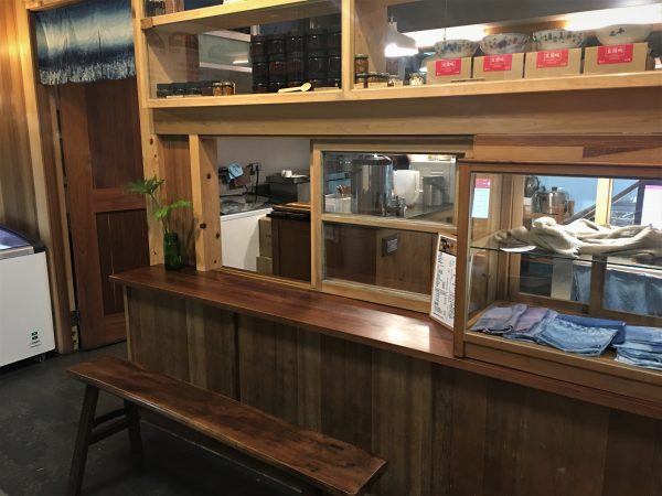 我最喜歡的座位，在櫃檯旁的位置