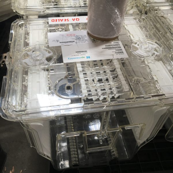 不同的晶舟盒　形狀與零件都不相同