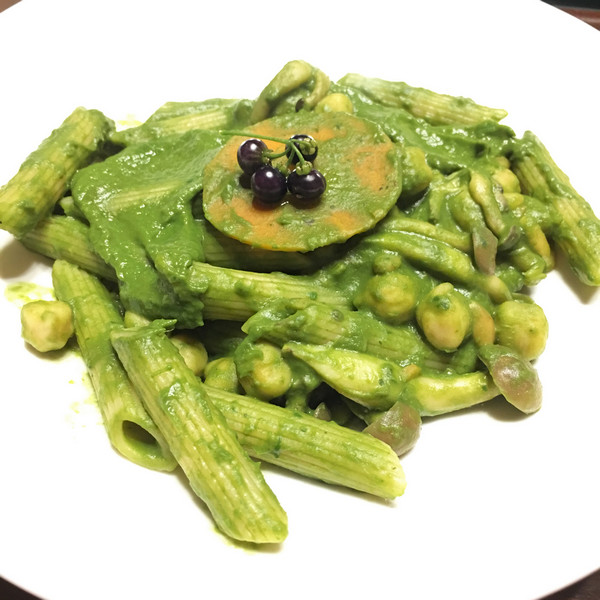 加上龍葵的地瓜葉青醬筆管麵 加上龍葵的地瓜葉青醬筆管麵