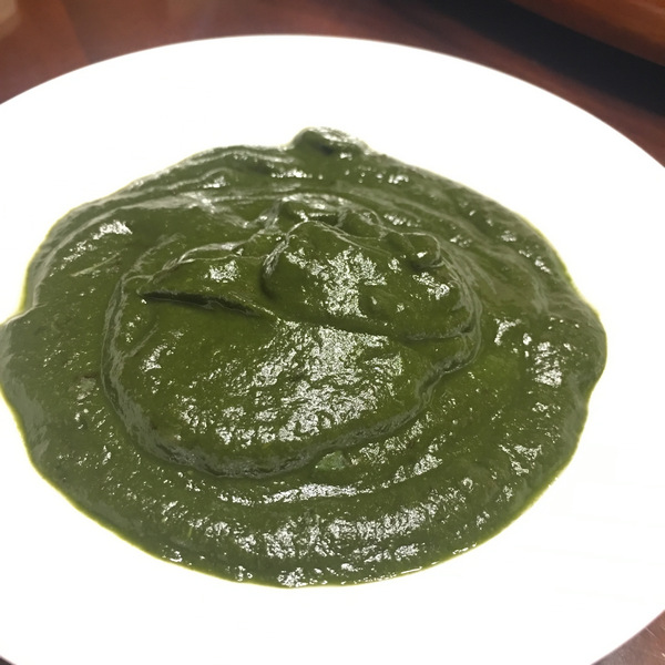 地瓜葉抹醬 表層氧化變深綠 但裡頭還是淺綠色 地瓜葉抹醬 表層氧化變深綠 但裡頭還是淺綠色