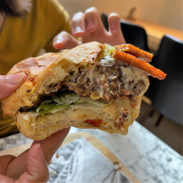 PP.99 cafe 蔬食vegan漢堡 PP.99 cafe 蔬食vegan漢堡