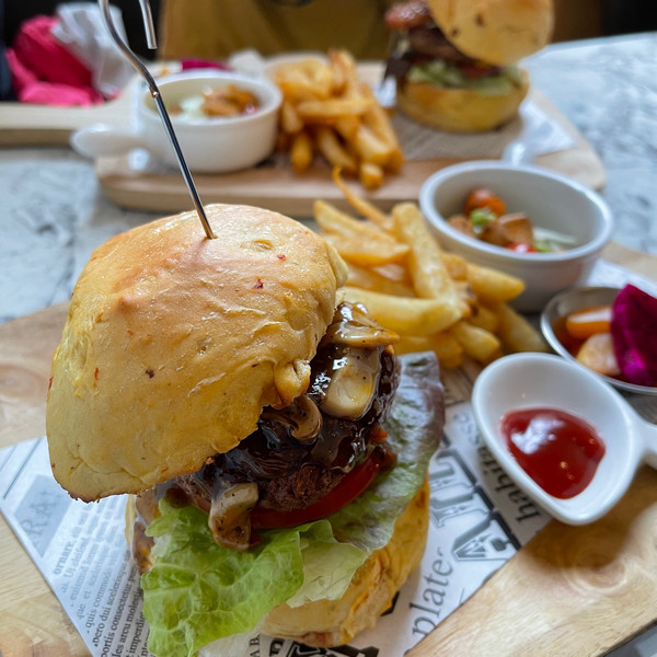 PP.99 cafe 蔬食vegan漢堡 PP.99 cafe 蔬食vegan漢堡