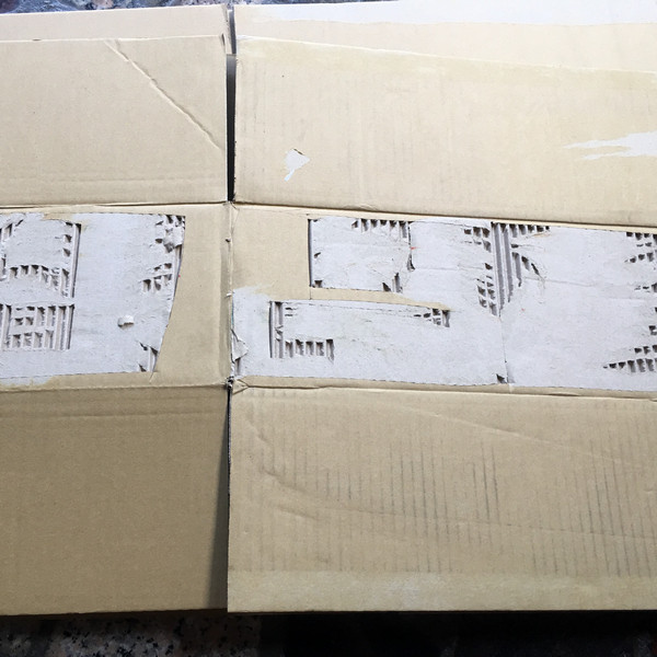 使用紙箱須將印刷部分撕除 使用紙箱須將印刷部分撕除