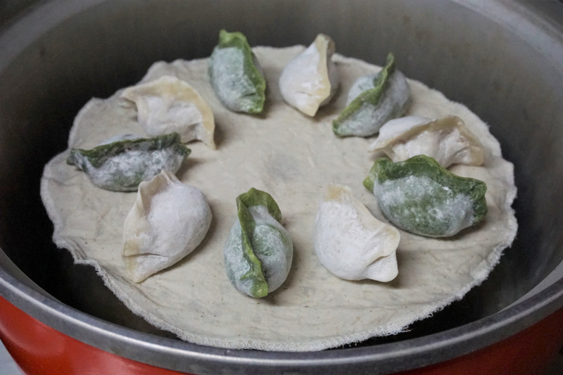 用電鍋蒸冷凍水餃