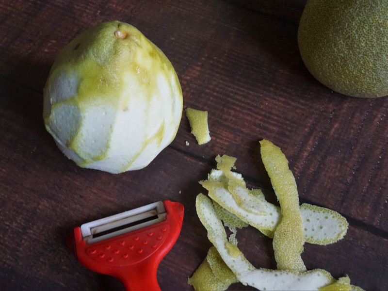 DIY柚子皮防蚊液 DIY柚子皮防蚊液