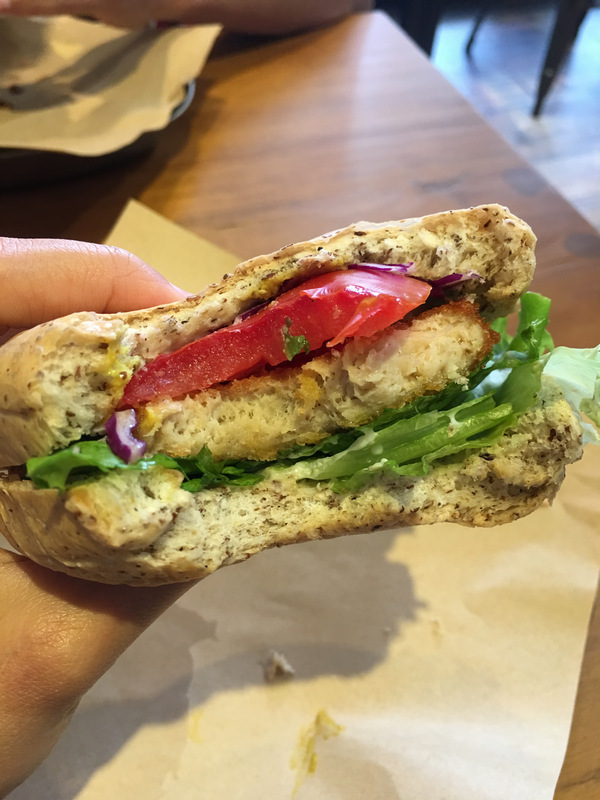 宜蘭羅東蔬食_Burger Su 泰式酸辣雞排蔬食漢堡 宜蘭羅東蔬食_Burger Su 泰式酸辣雞排蔬食漢堡