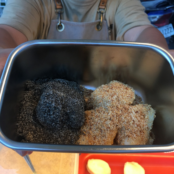 宜蘭冬山老街蔬食_阿桶嬤糬_花生麻糬&芝麻麻糬