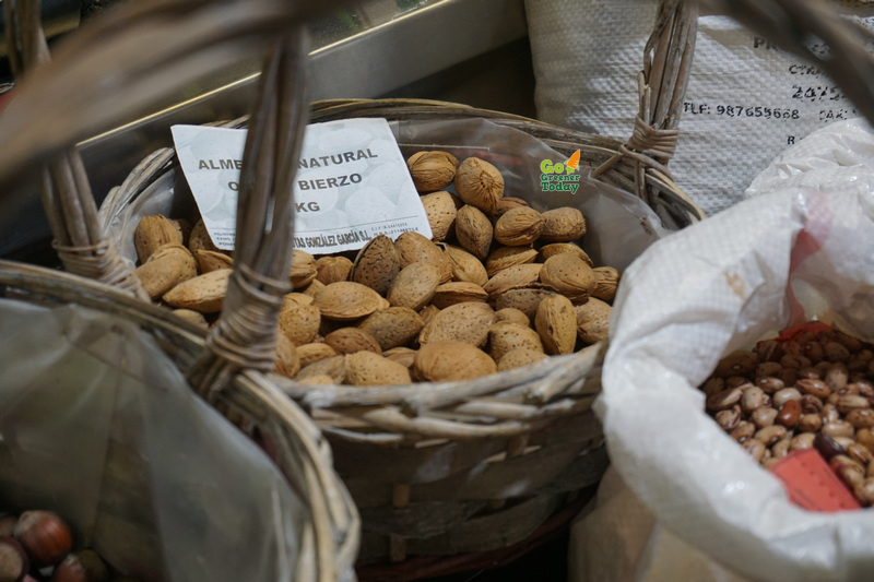 西班牙馬德里在地蔬果市場_裸賣堅果 西班牙馬德里在地蔬果市場_裸賣堅果