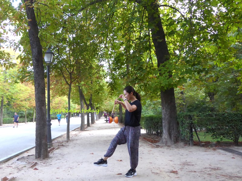 2022 西班牙馬德里 街頭表演扯鈴 2022 西班牙馬德里 街頭表演扯鈴