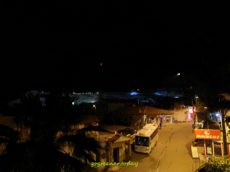 土耳其棉堡的......夜景?