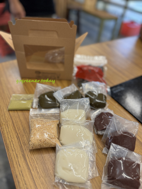 宜蘭冬山找茶小旅行_灶的多元宇宙_阿桶嬤糬_白麻糬+黑金麻糬+烏龍茶麻糬 宜蘭冬山找茶小旅行_灶的多元宇宙_阿桶嬤糬_白麻糬+黑金麻糬+烏龍茶麻糬